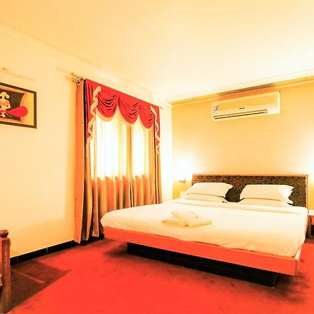 Hotel Sangam Karad ภายนอก รูปภาพ
