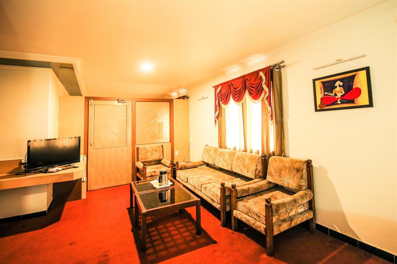 Hotel Sangam Karad ภายนอก รูปภาพ