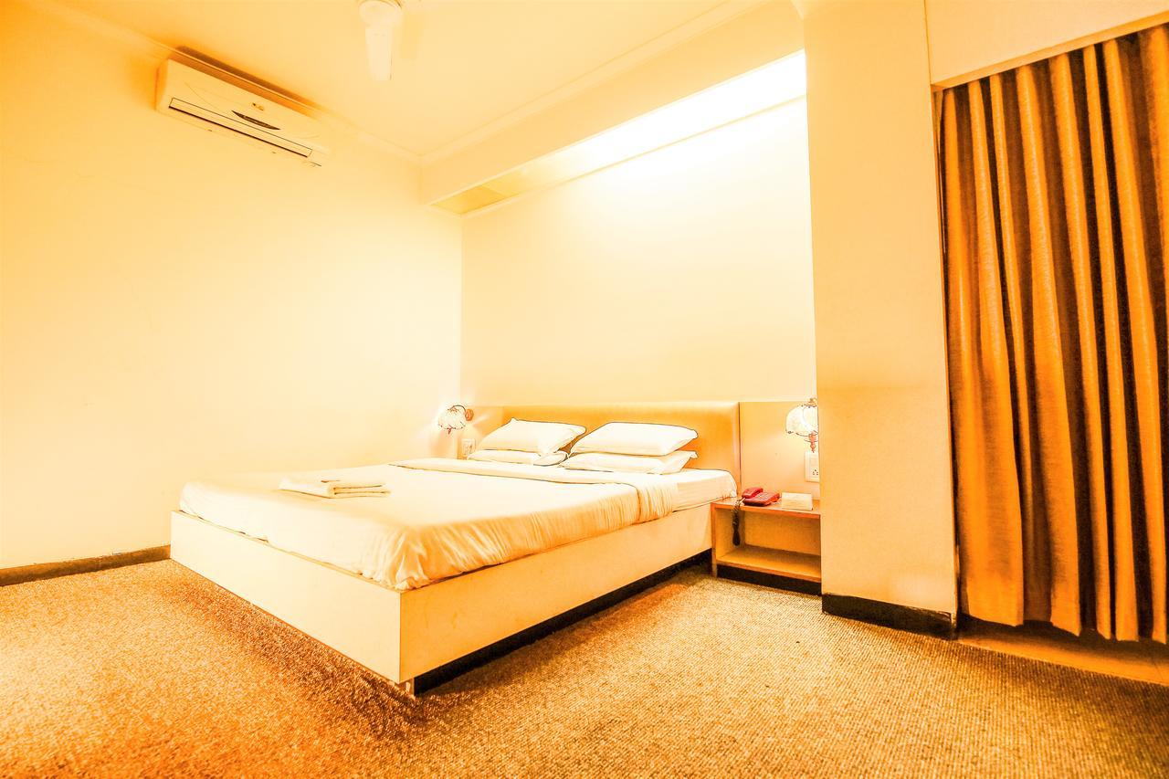 Hotel Sangam Karad ภายนอก รูปภาพ
